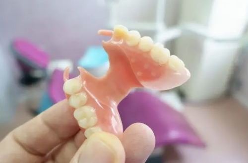 烟台白玉口腔门诊部